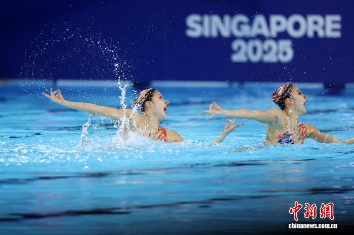 双胞胎姐妹世锦赛绽放光芒 花游新星绽放成长光