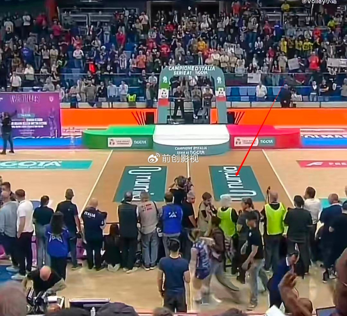 姚迪现身意甲冠军庆典引热议 或将复出留洋？