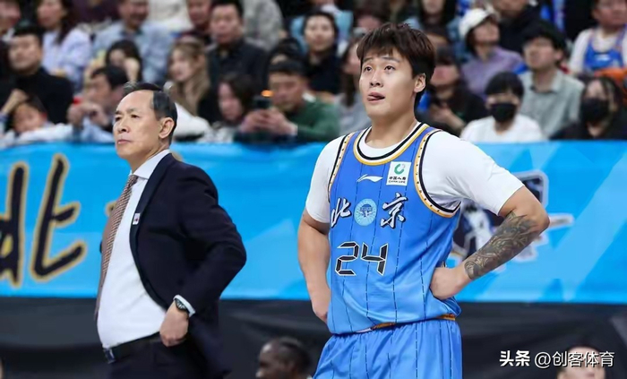 曾凡博爆发助北京男篮力克广东 系列赛1-0领先